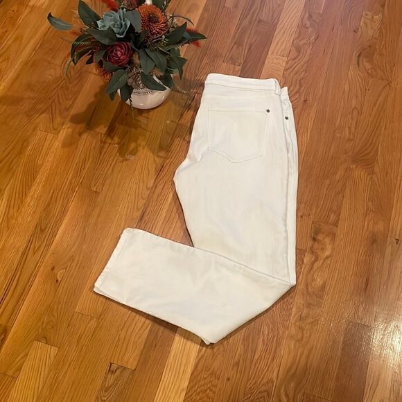 The Flirt Old Navy White Jeans - 12 - Excellent Condition - Picture 1 of 6